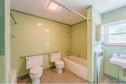 220 W Siebenthaler Avenue, Dayton, OH 45405 - Photo 33