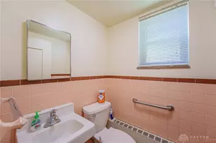 220 W Siebenthaler Ave, Dayton, OH 45405 - Photo 19