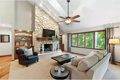 7128 Hunters Creek Drive, Dayton, OH 45459 - Photo 9