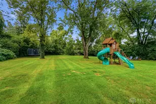 679 Meadowview Dr, Washington Twp, OH 45459 - Photo 53