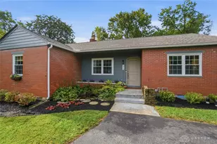 679 Meadowview Dr, Washington Twp, OH 45459 - Photo 5
