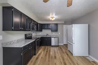 4900 Seville Drive, Englewood, OH 45322 - Photo 7