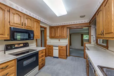 7853 Chambersburg Road, Huber Heights, OH 45424 - Photo 11