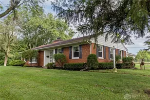7853 Chambersburg Rd, Huber Heights, OH 45424 - Photo 3
