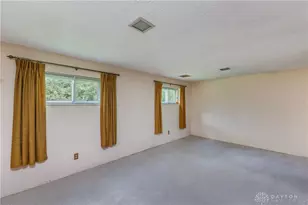 7853 Chambersburg Rd, Huber Heights, OH 45424 - Photo 13