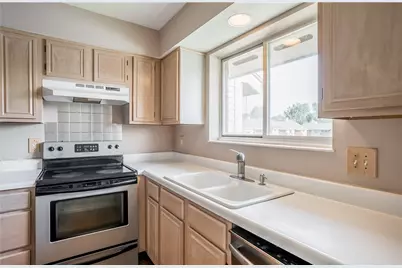 214 Waterfront Place #214, Centerville, OH 45458 - Photo 9