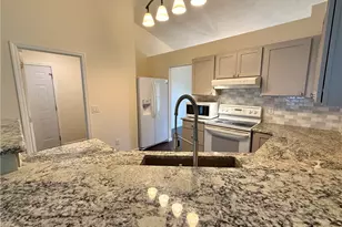 10029 Village Tree Ct, Miamisburg, OH 45342 - Photo 11