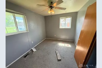 5490 Bellefontaine Road, Huber Heights, OH 45424 - Photo 11