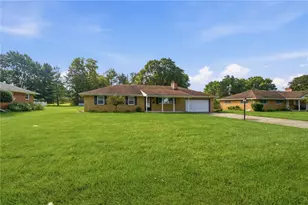 139 Miramar Dr, Enon Vlg, OH 45323 - Photo 3