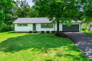 1950 W Skyview Dr, Beavercreek, OH 45432 - Photo 1