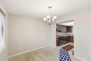 6852 Olde Greenbrier Ln, Centerville, OH 45459 - Photo 7