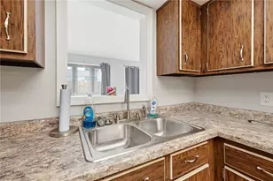 6852 Olde Greenbrier Ln, Centerville, OH 45459 - Photo 11