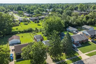 3608 Valleywood Dr, Dayton, OH 45429 - Photo 5