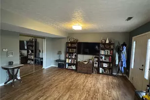 126 W Van Lake Dr, Vandalia, OH 45377 - Photo 9