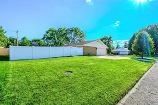 2276 Brookpark Dr, Kettering, OH 45440 - Photo 7