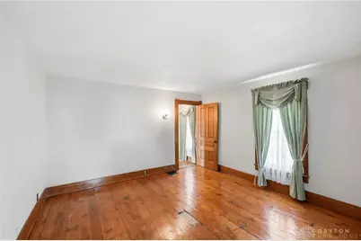 121 E Main Street, West Carrollton, OH 45449 - Photo 21