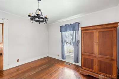 121 E Main Street, West Carrollton, OH 45449 - Photo 7