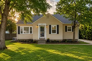 407 W Lomar Ave, Carlisle, OH 45005 - Photo 1