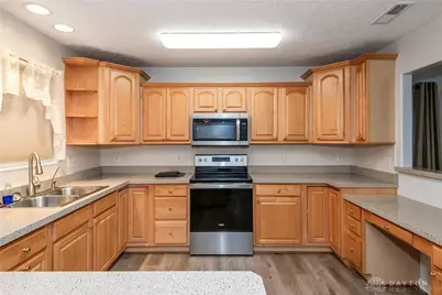 1295 Candlelite Lane, Fairborn, OH 45324 - Photo 5