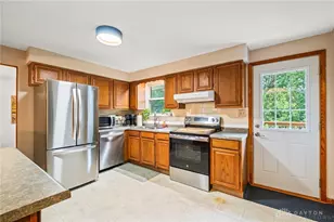 1310 Old Country Ln, Dayton, OH 45414 - Photo 7