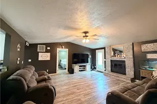 6068 Shull Rd, Huber Heights, OH 45424 - Photo 11