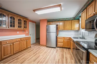 301 Topton Drive, Vandalia, OH 45377 - Photo 9