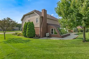 9010 S Normandy Ln, Dayton, OH 45458 - Photo 27