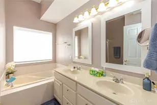 621 Carrick Dr, Washington Twp, OH 45458 - Photo 9