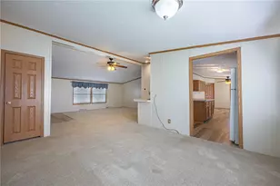 11054 Oakwood Village Blvd, Miamisburg, OH 45342 - Photo 7