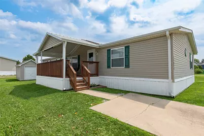 11054 Oakwood Village Boulevard, Miamisburg, OH 45342 - Photo 1