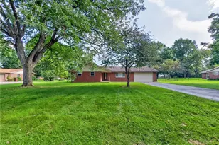 340 Essex Dr, Tipp City, OH 45371 - Photo 29