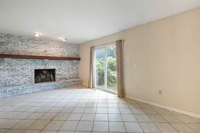 5404 Quisenberry Drive, Fairborn, OH 45424 - Photo 3