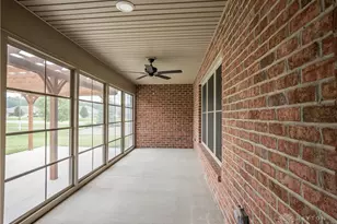 607 W Bentley Cir, Troy, OH 45373 - Photo 17