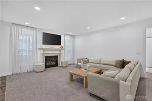 10111 Washington Gln Dr, Dayton, OH 45458 - Photo 9