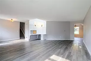 695 Tealwood Dr, Beavercreek, OH 45430 - Photo 3