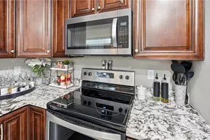 7464 Bridge Point Dr, Cincinnati, OH 45248 - Photo 17