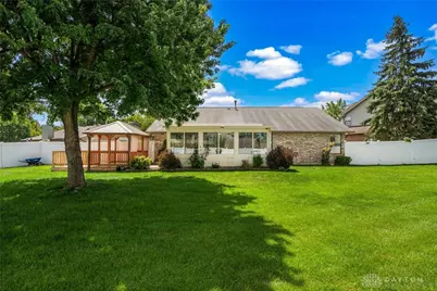 8477 Doe Run Place, Huber Heights, OH 45424 - Photo 37