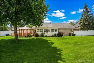 8477 Doe Run Pl, Huber Heights, OH 45424 - Photo 37