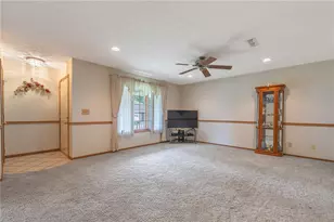 6685 Oakwood Ln, Huber Heights, OH 45424 - Photo 7