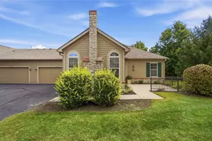 2375 Locust Hill Blvd, Beavercreek, OH 45431 - Photo 3