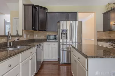 10049 Meadow Woods Lane, Washington Twp, OH 45458 - Photo 7