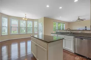 10049 Meadow Woods Ln, Washington Twp, OH 45458 - Photo 5