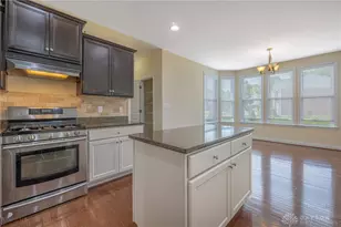 10049 Meadow Woods Ln, Washington Twp, OH 45458 - Photo 9