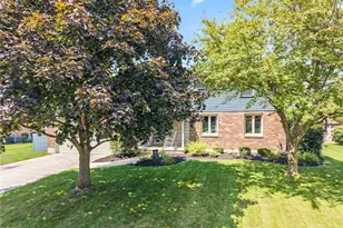 1914 Beckert Dr, Piqua, OH 45356 - Photo 3