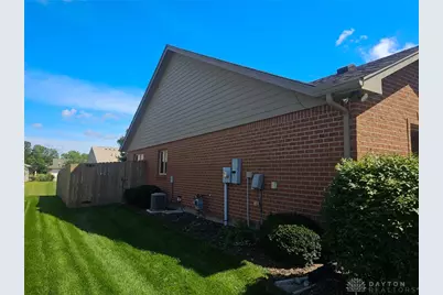 119 Burgundy Drive, Englewood, OH 45322 - Photo 5