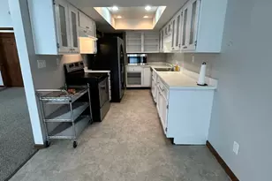 1936 Washington Dr, Washington Twp, OH 45458 - Photo 9