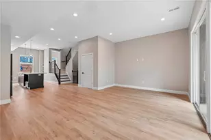 3908 Edwards Rd, Cincinnati, OH 45209 - Photo 3