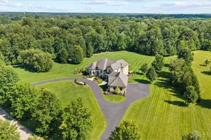 9020 Whisperinghill Dr, Cincinnati, OH 45242 - Photo 1