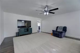 1381 Oaktree Dr, Greenville, OH 45331 - Photo 7