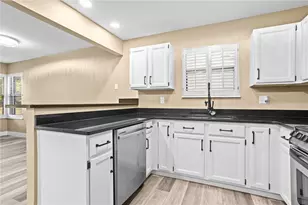 8349 Chinaberry Pl, Huber Heights, OH 45424 - Photo 5